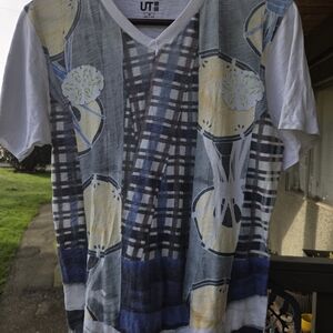 Uniqlo UT V-Neck Graphic Tee